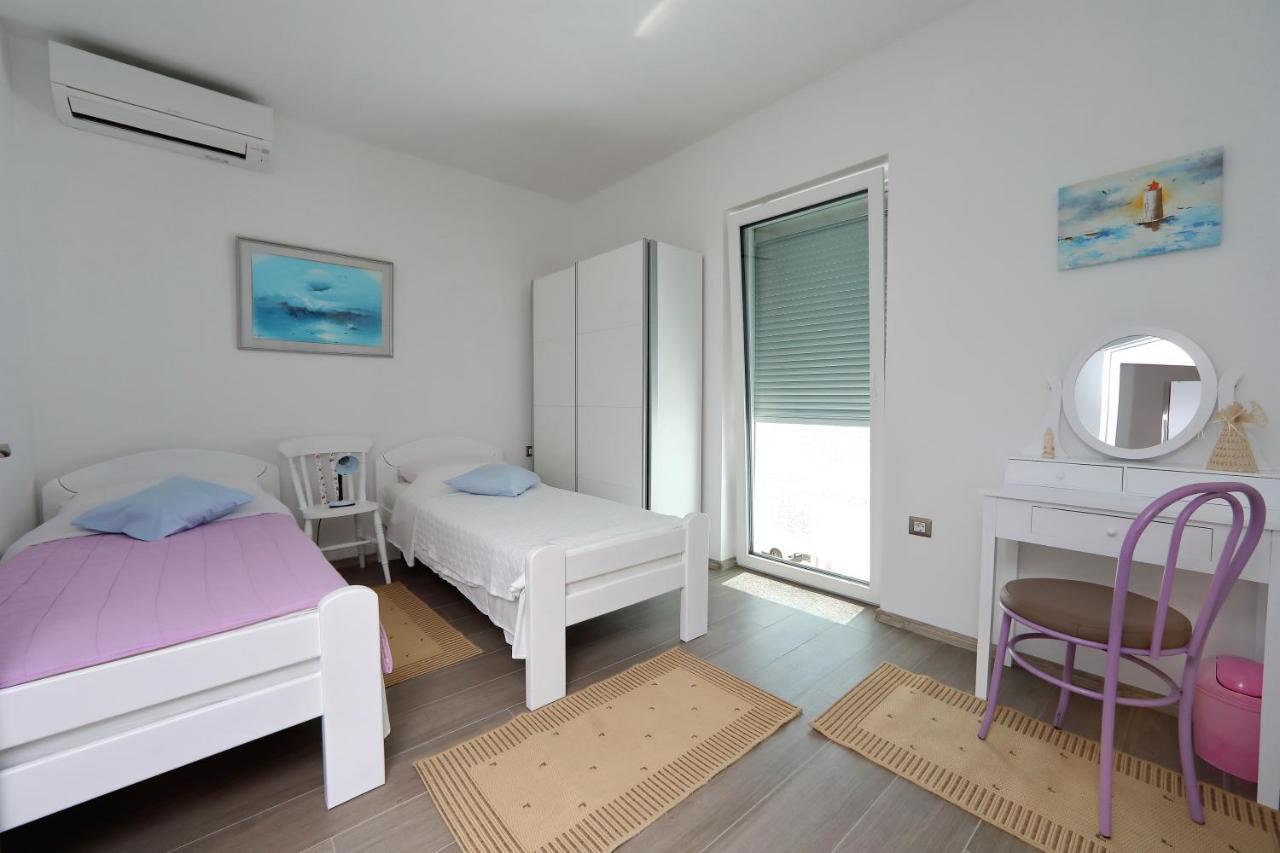 Apartmani Marina S Pogledom, Sukosan Exterior photo