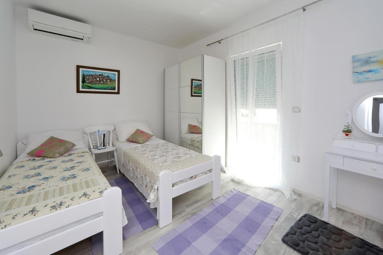 Apartmani Marina S Pogledom, Sukosan Exterior photo
